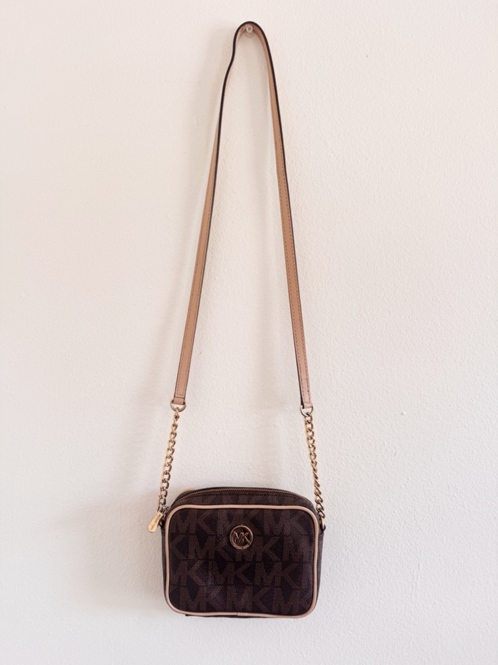 Michael Kors Brown Monogram Crossbody with Beige Trim - Picture 1 of 6